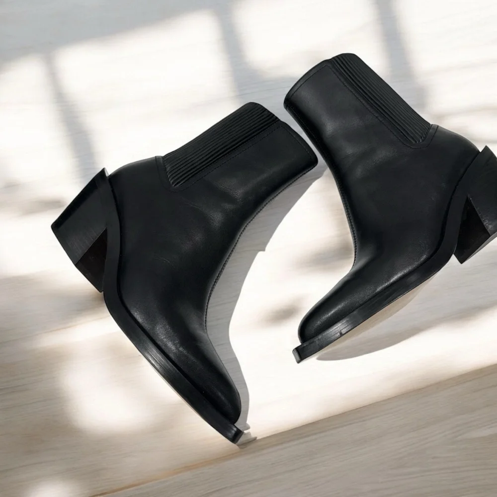 COACH

Prestyn  Leather Chelsea Ankle Boots size 6 B - Picture 7 of 15